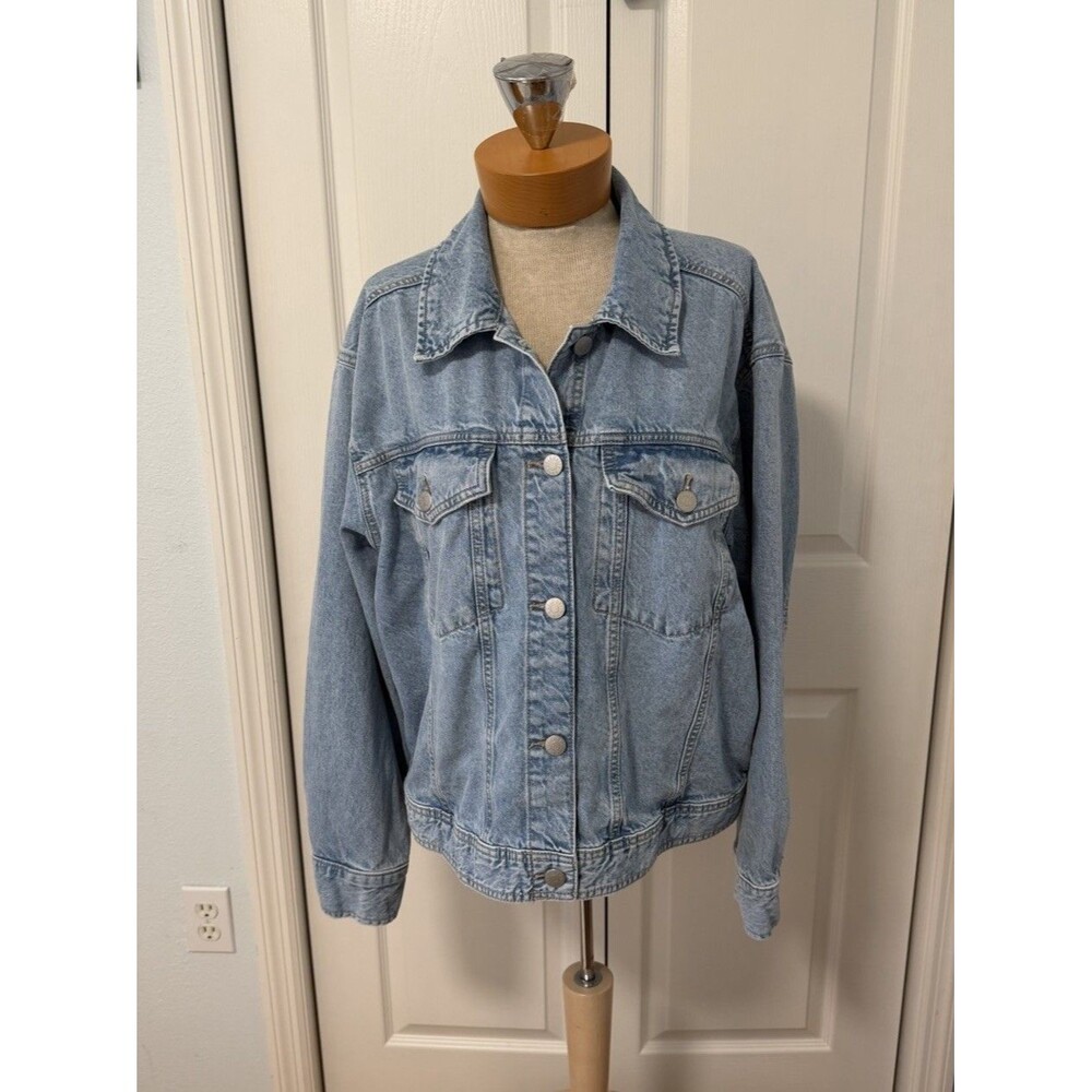 Celebrity Pink Denim Jean Jacket Women’s Size L Light Wash Collared Button Up